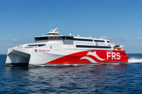 Snabba katamaranfärjan Skane Jet på väg mellan Ystad och Sassnitz.