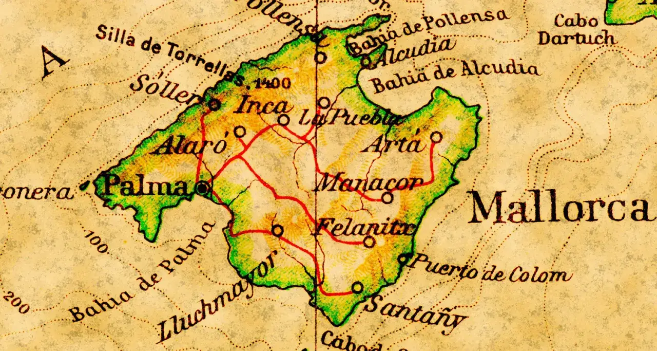 Detaljerad karta över Mallorca med städer som Palma, Inca och Manacor. En historisk karta som visar öns mallis.