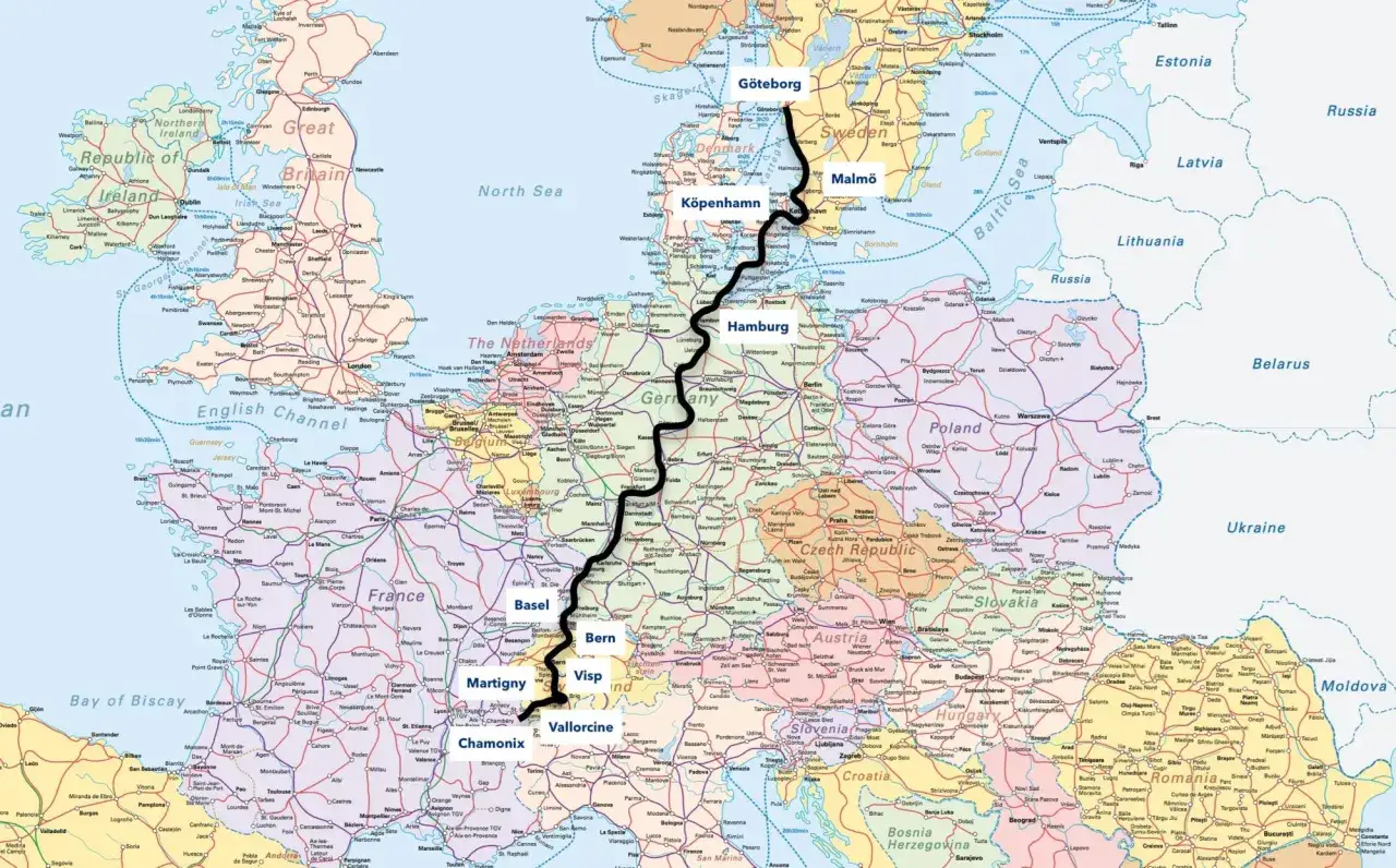 Karta visar en tågrutt från Sverige, genom Danmark och Tyskland, ner till Alperna. En resa med tåg till Tyskland är möjlig via denna rutt.