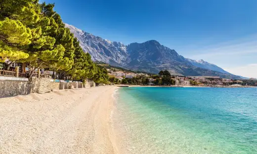 Makarska strandpromenad - sevärdheter och bästa tid att gå